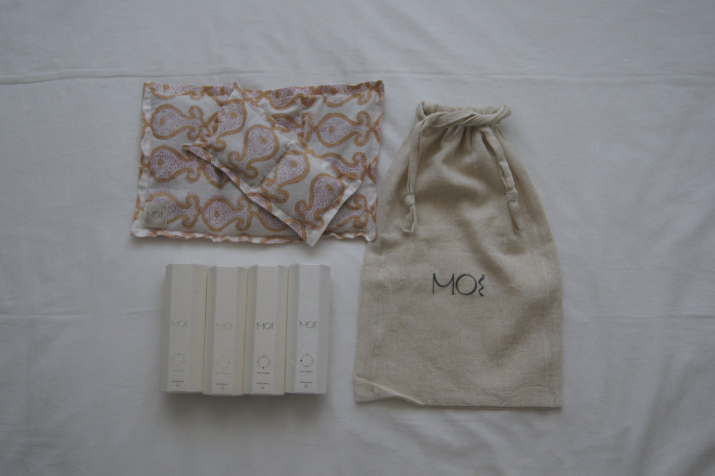 Moi special edition set