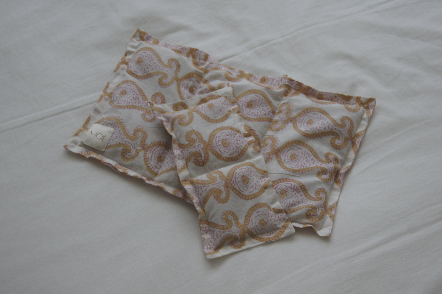 MOI Organic Rice Pack & Eye Pillow (Paisley)